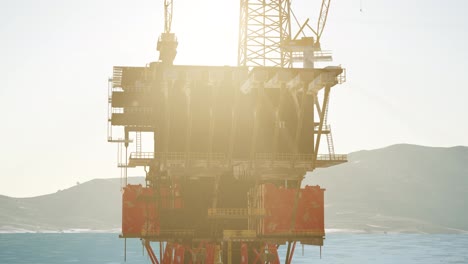 Plataforma-De-Perforación-De-Petróleo-En-El-Mar